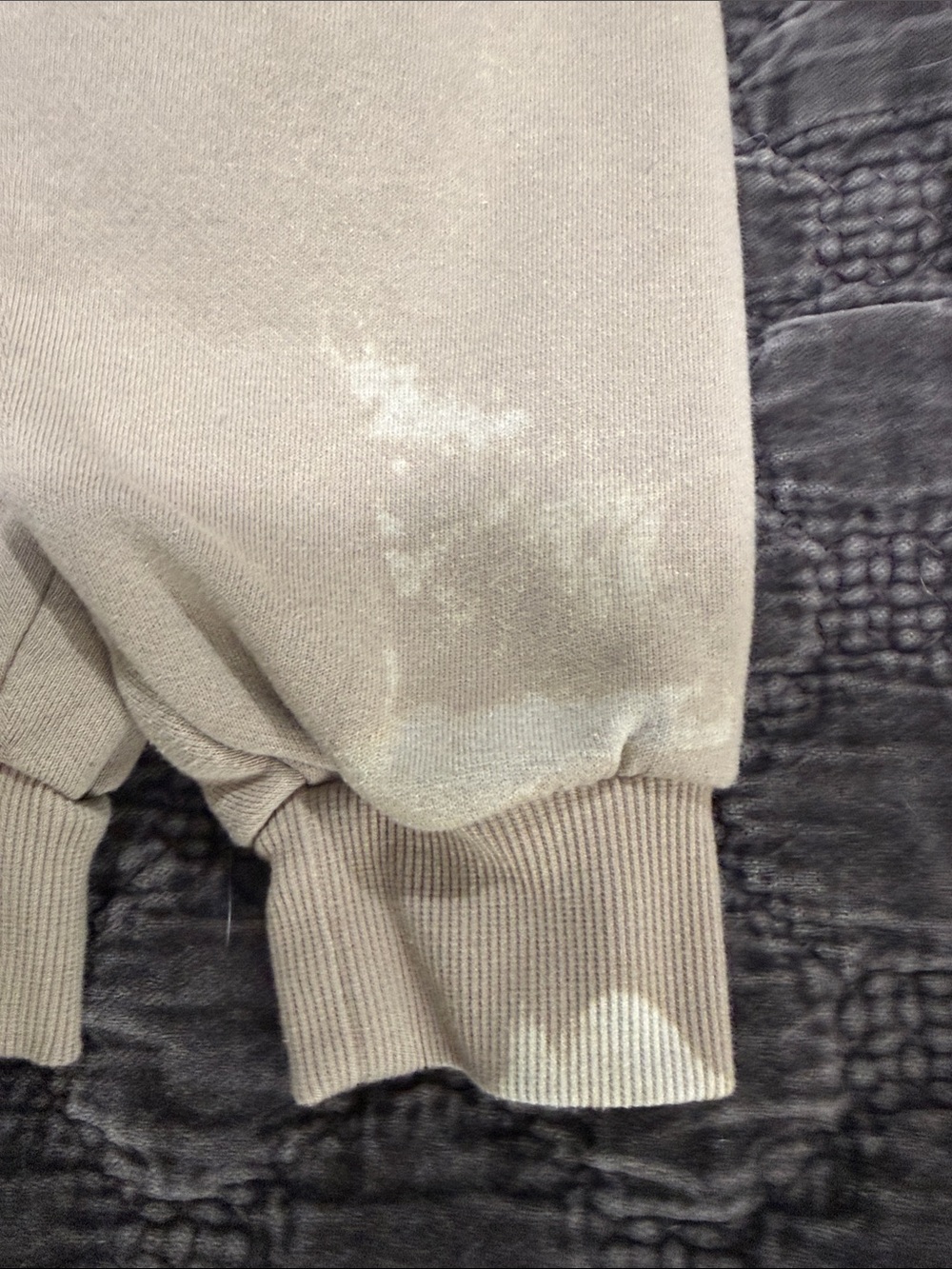 ALO Yoga Women’s Athletic Shorts and sweatshirt in Taupe - Picture 6 of 6